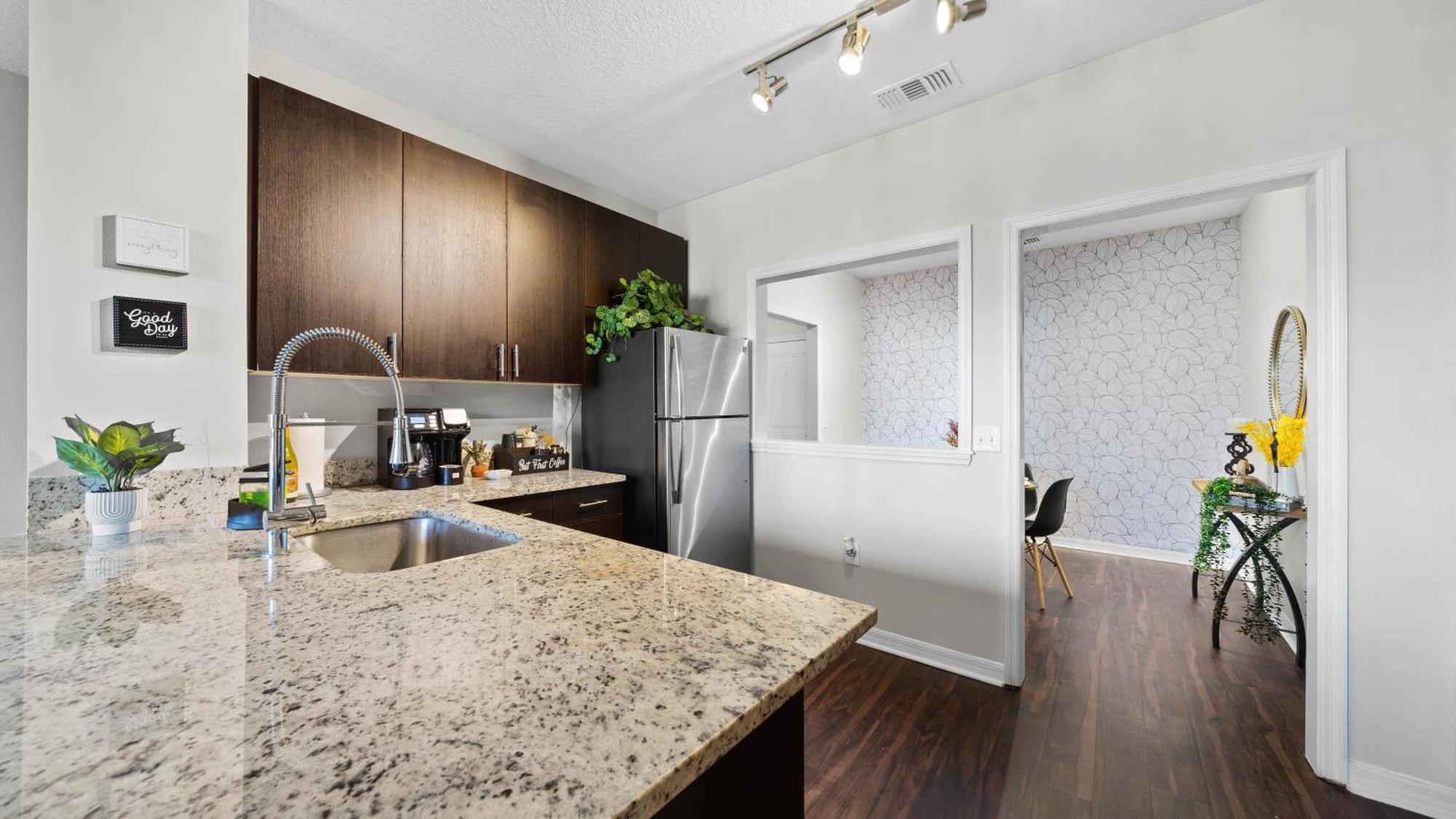 Cozy 2Br2Ba Gem-Near Airport Apartment Тампа Екстериор снимка
